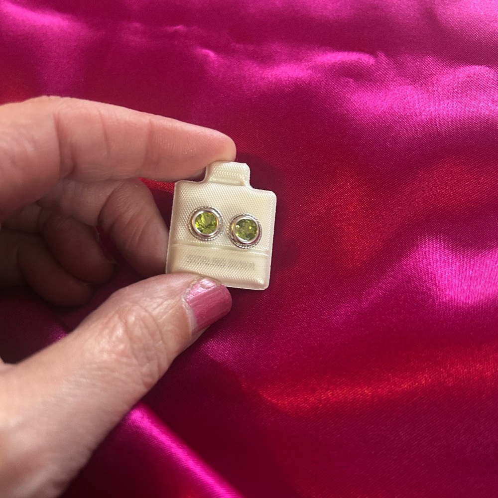 Peridot and Sterling Silver Earrings. 0.8 cts